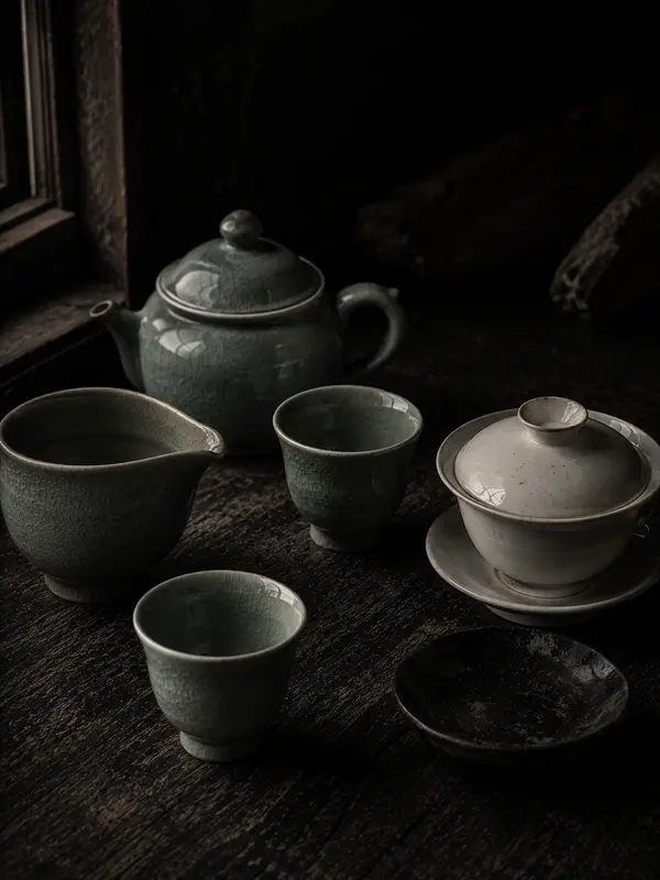 Ink wash illustration of traditional gongfu cha tea setup